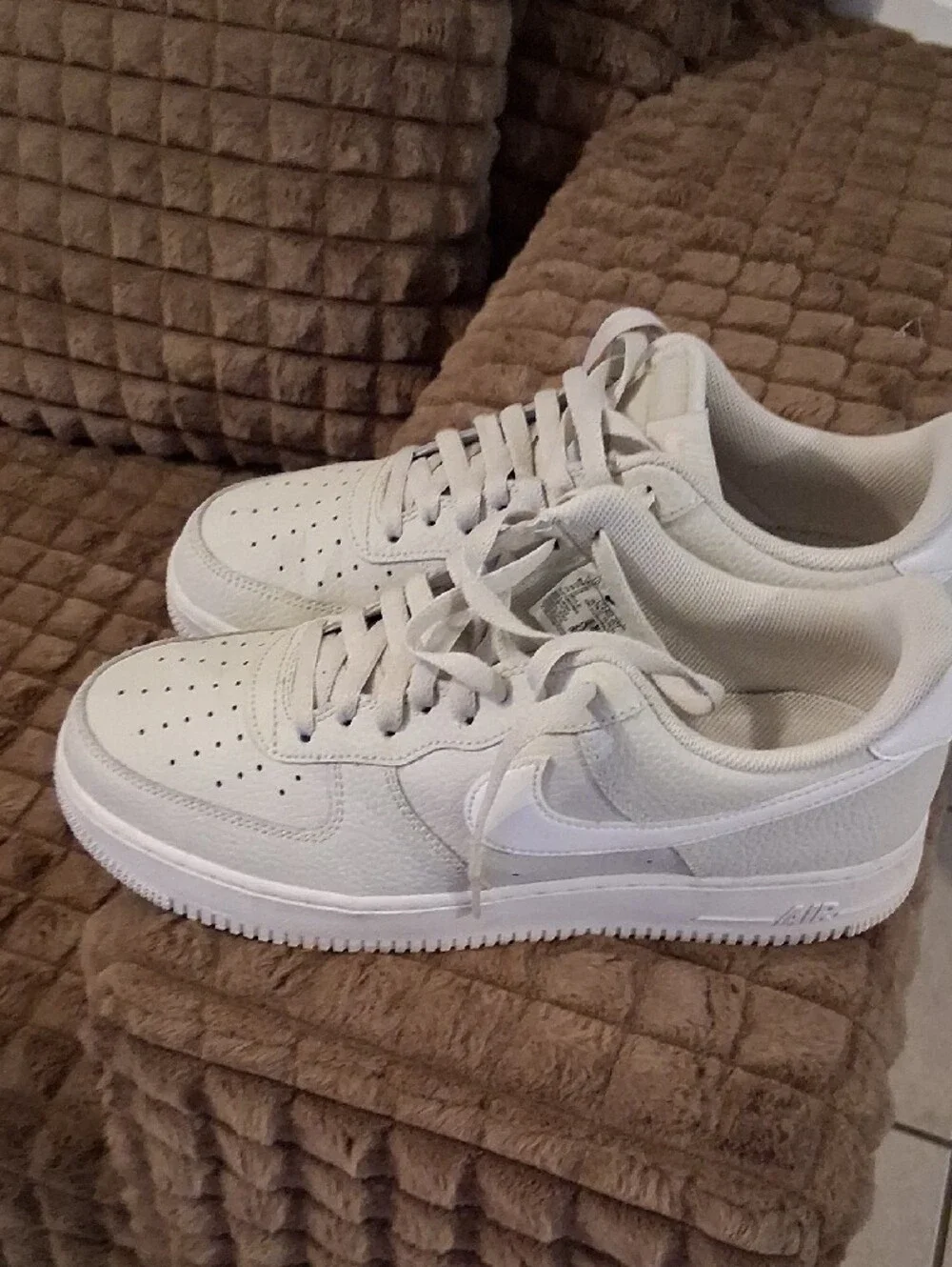 Nike Low-Top Sneakers in Off-White